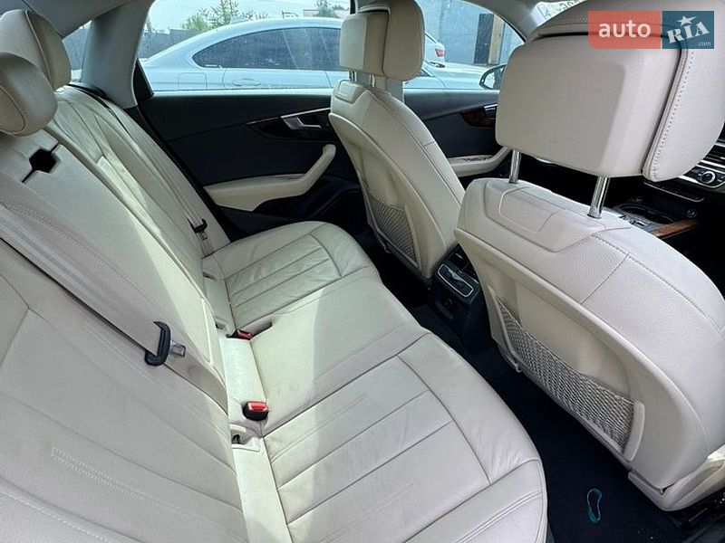 Седан Audi A4 2016 в Львове