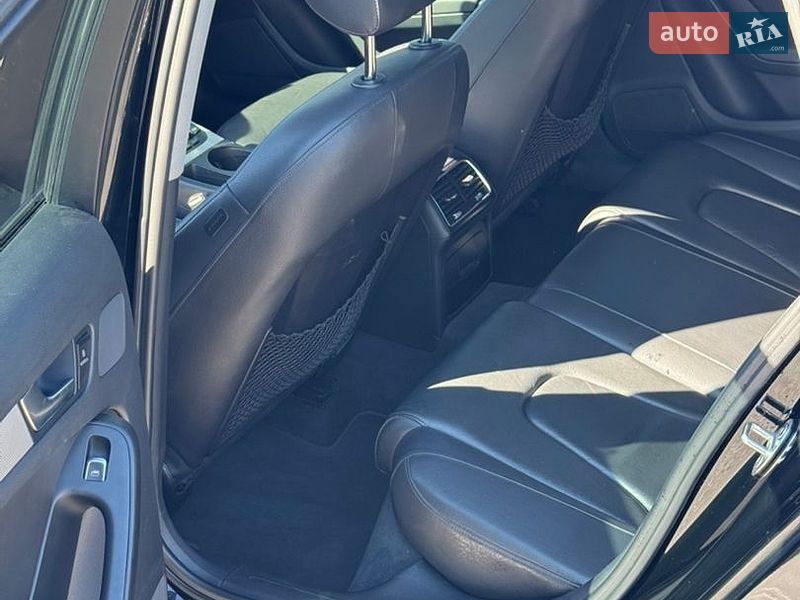 Седан Audi A4 2012 в Умані