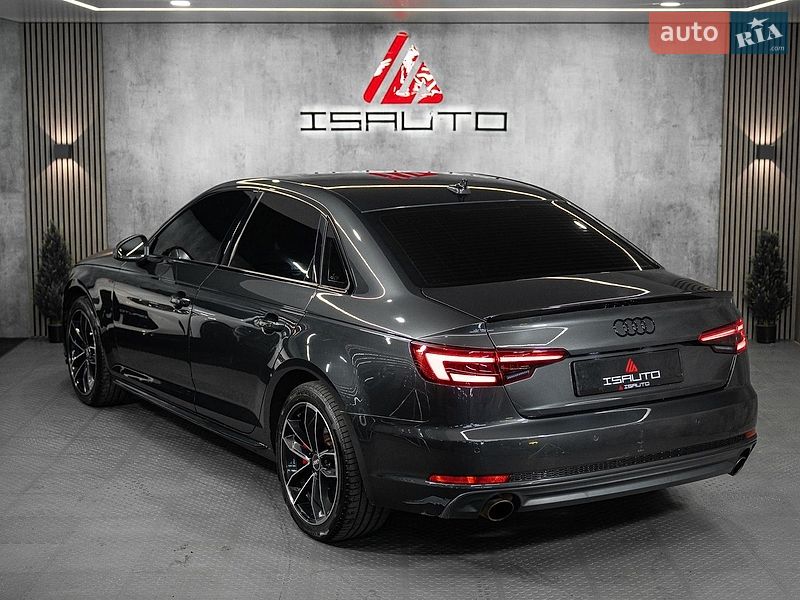 Седан Audi A4 2015 в Одессе