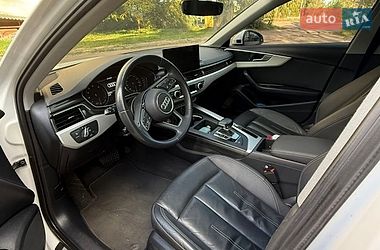 Седан Audi A4 2023 в Коростені