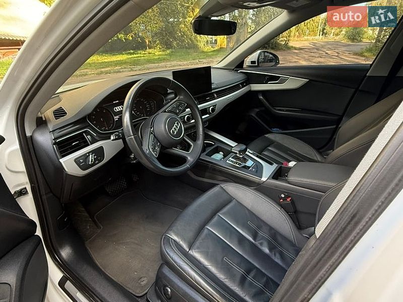 Седан Audi A4 2023 в Коростені