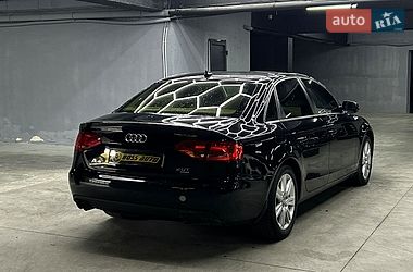 Седан Audi A4 2011 в Чернівцях