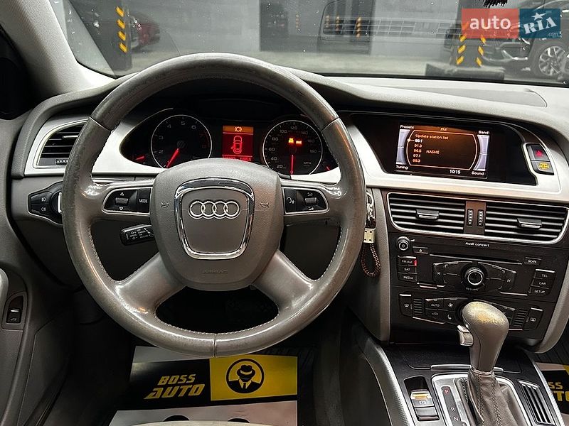 Седан Audi A4 2011 в Чернівцях