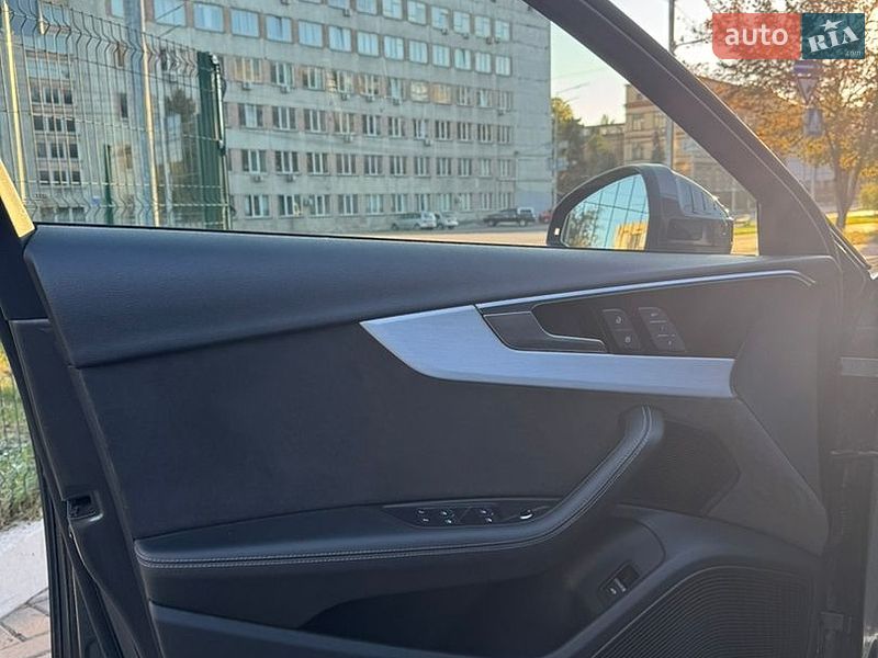 Седан Audi A4 2020 в Киеве