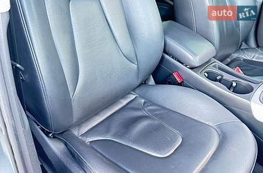 Седан Audi A4 2010 в Обухове