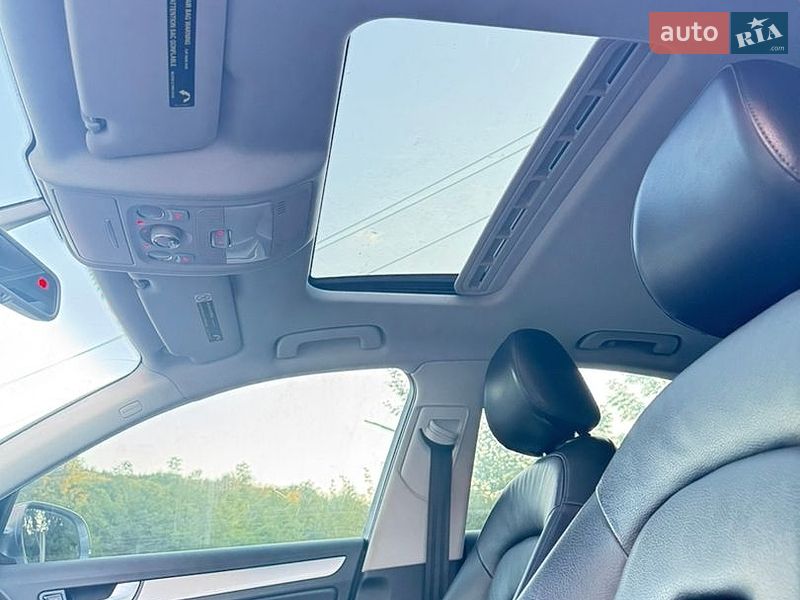 Седан Audi A4 2010 в Обухове