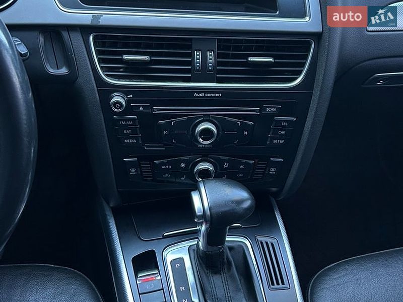Седан Audi A4 2013 в Черкасах