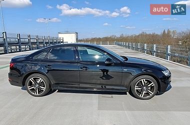 Седан Audi A4 2016 в Ровно