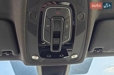 Седан Audi A4 2016 в Ровно