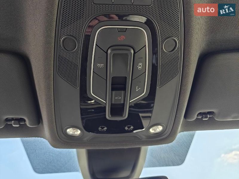 Седан Audi A4 2016 в Ровно
