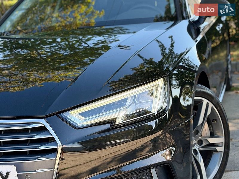 Седан Audi A4 2015 в Стрию