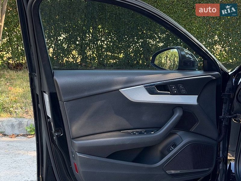 Седан Audi A4 2015 в Стрию