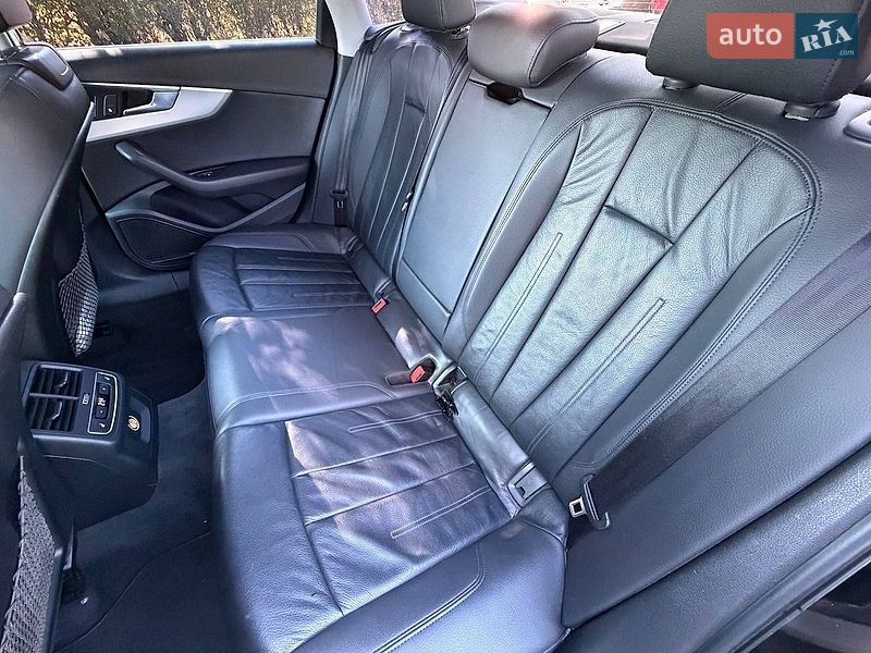 Седан Audi A4 2015 в Стрию