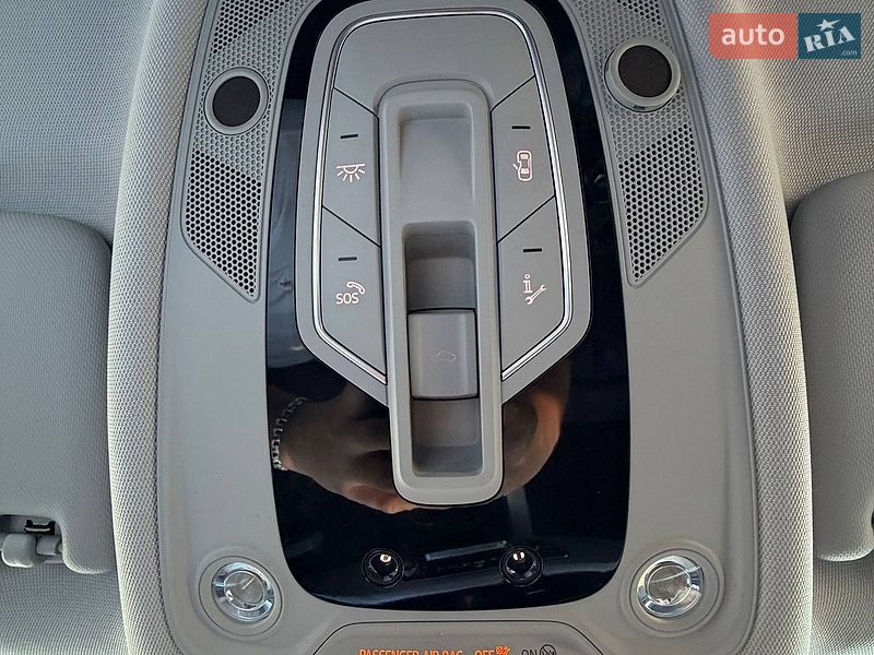 Седан Audi A4 2015 в Стрию