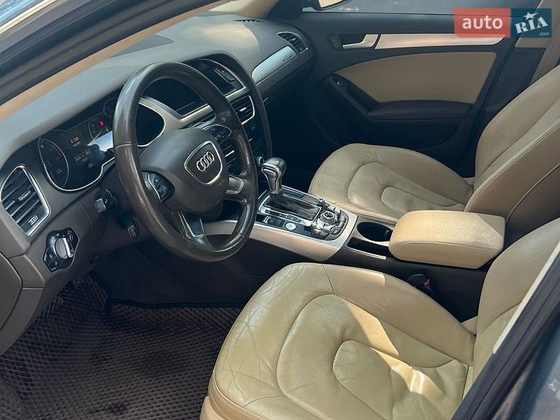 Седан Audi A4 2012 в Полтаве