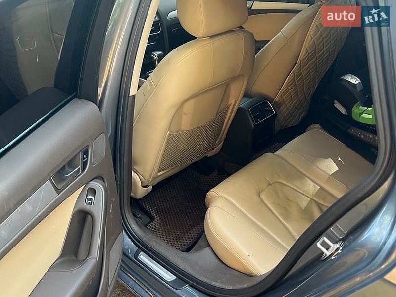 Седан Audi A4 2012 в Полтаве