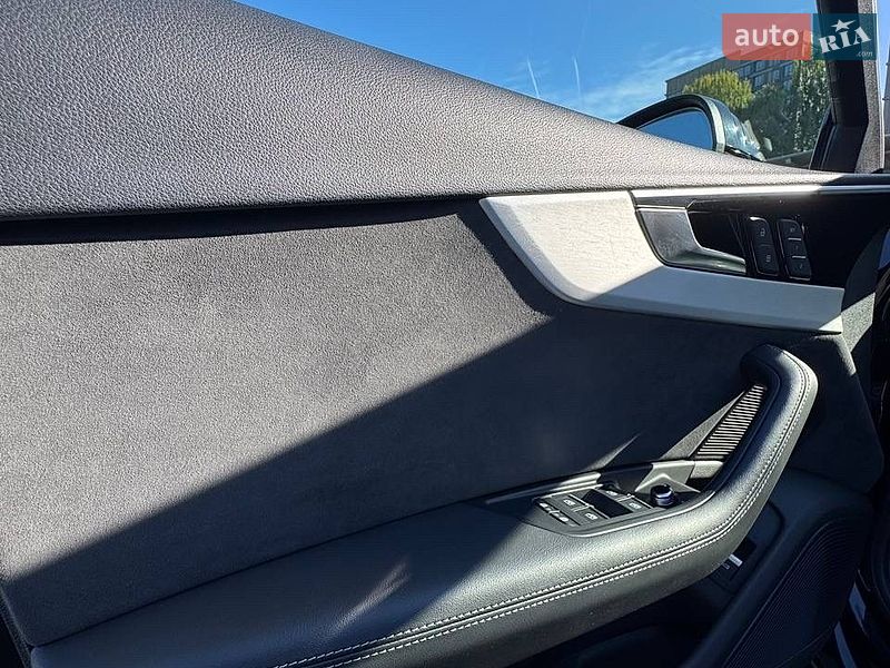 Седан Audi A4 2020 в Киеве
