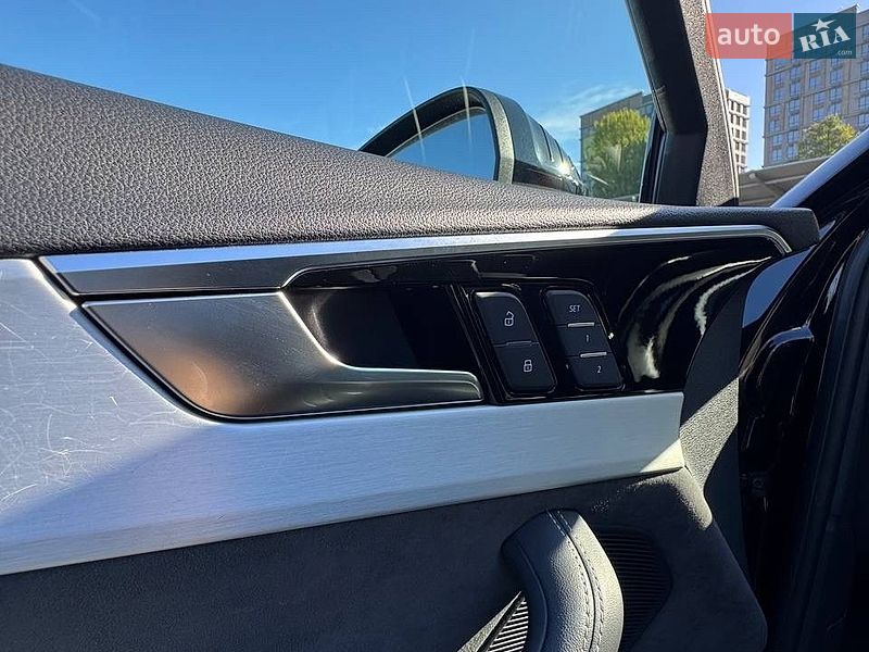 Седан Audi A4 2020 в Киеве