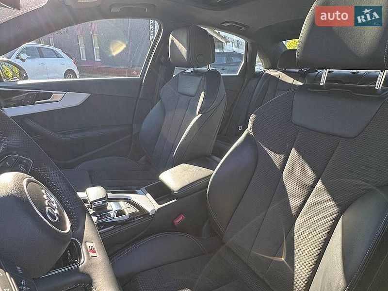 Седан Audi A4 2020 в Киеве