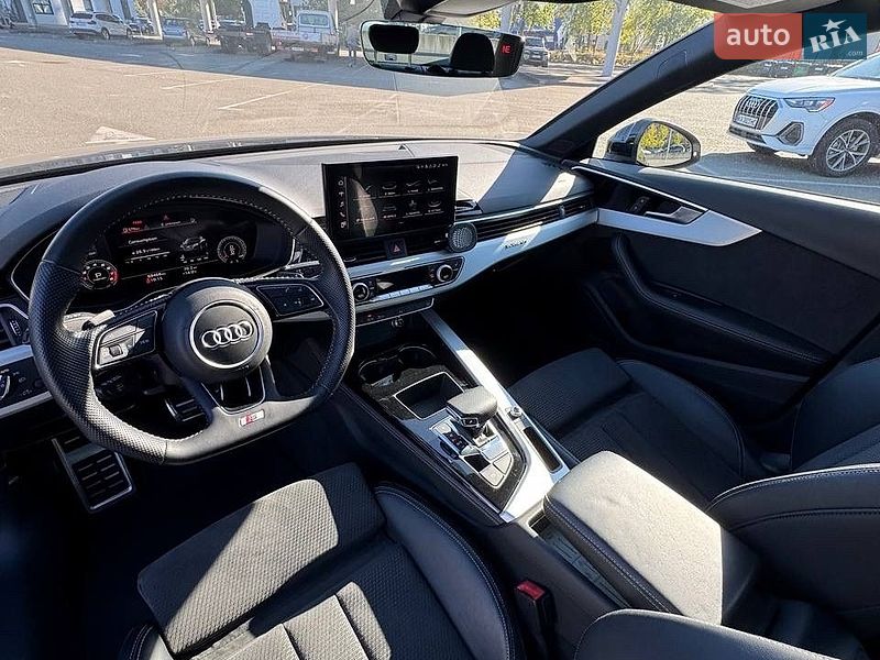 Седан Audi A4 2020 в Киеве