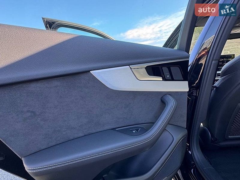 Седан Audi A4 2020 в Киеве