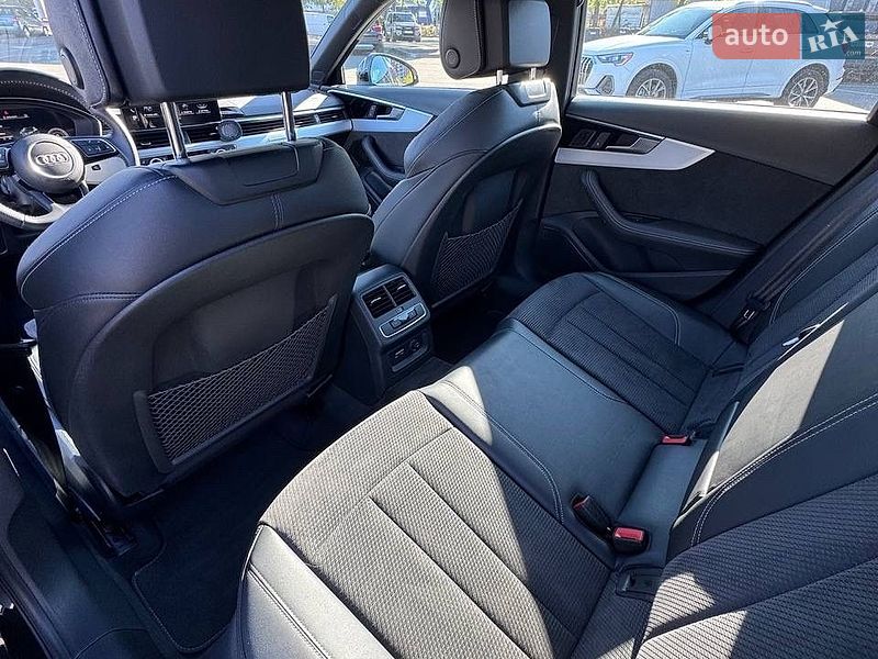 Седан Audi A4 2020 в Киеве