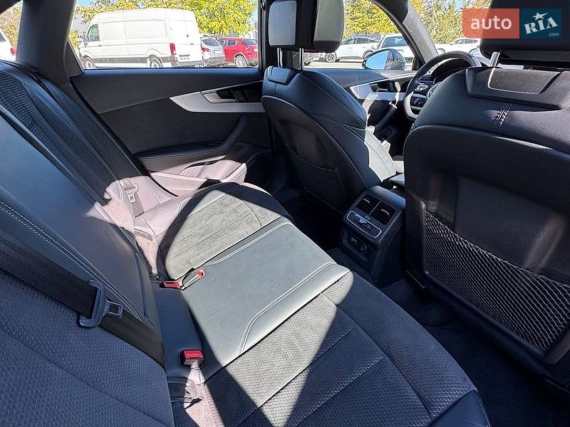 Седан Audi A4 2020 в Киеве