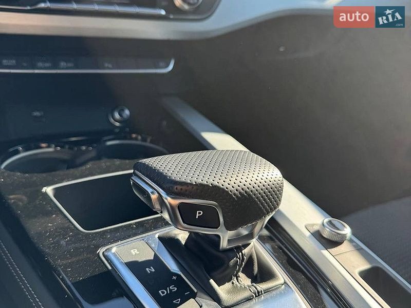 Седан Audi A4 2020 в Киеве
