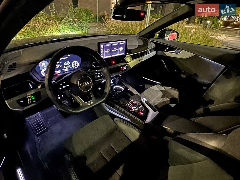 Седан Audi A4 2020 в Киеве