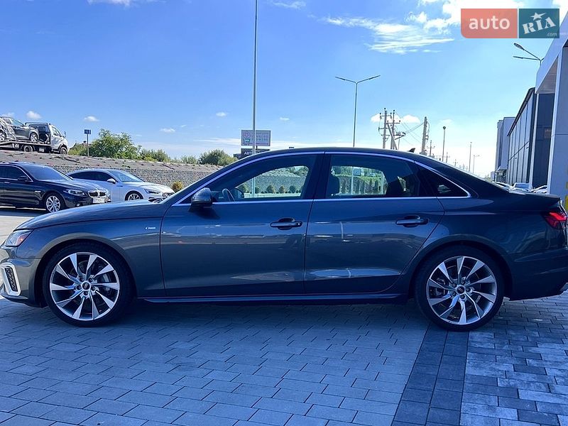 Седан Audi A4 2021 в Львове