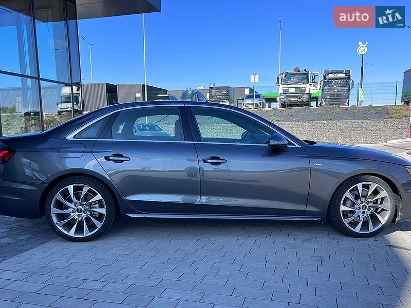 Седан Audi A4 2021 в Львове