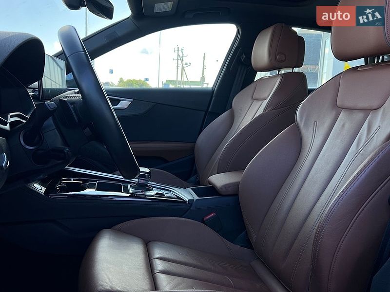 Седан Audi A4 2021 в Львове