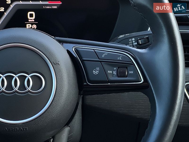 Седан Audi A4 2021 в Львове