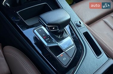 Седан Audi A4 2021 в Львове