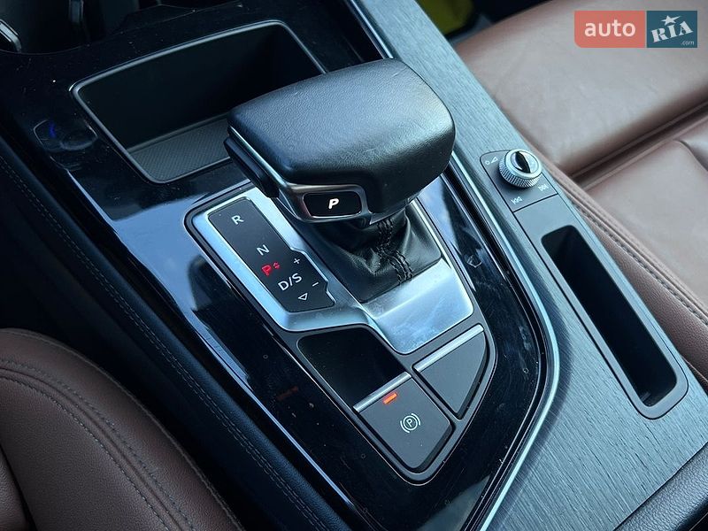 Седан Audi A4 2021 в Львове