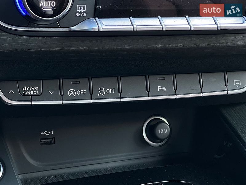 Седан Audi A4 2021 в Львове