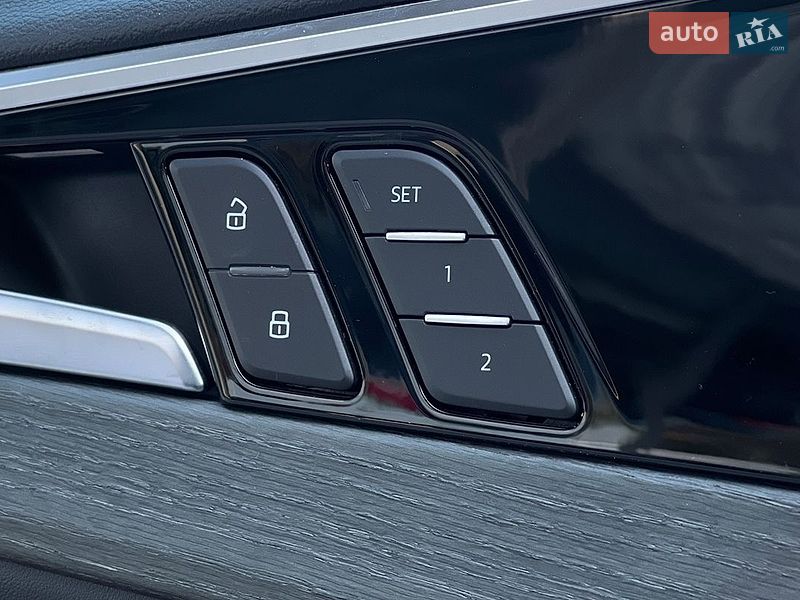Седан Audi A4 2021 в Львове