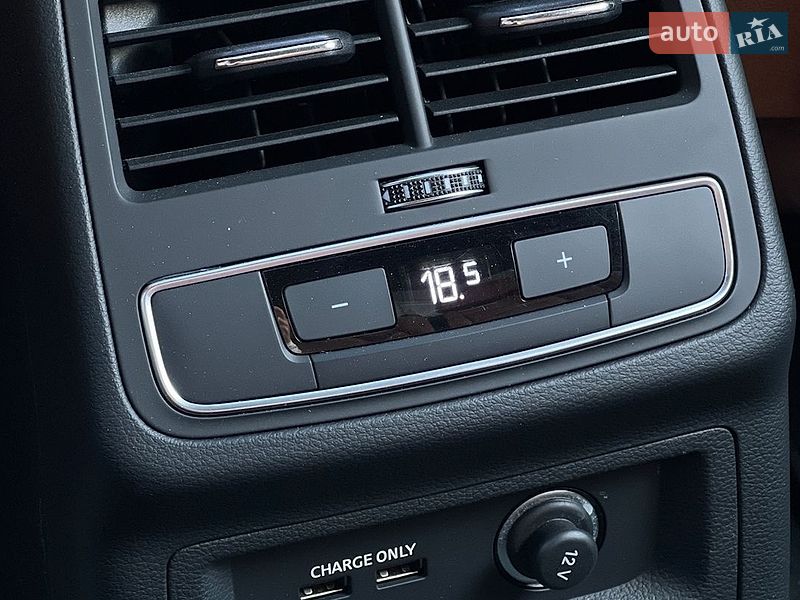 Седан Audi A4 2021 в Львове