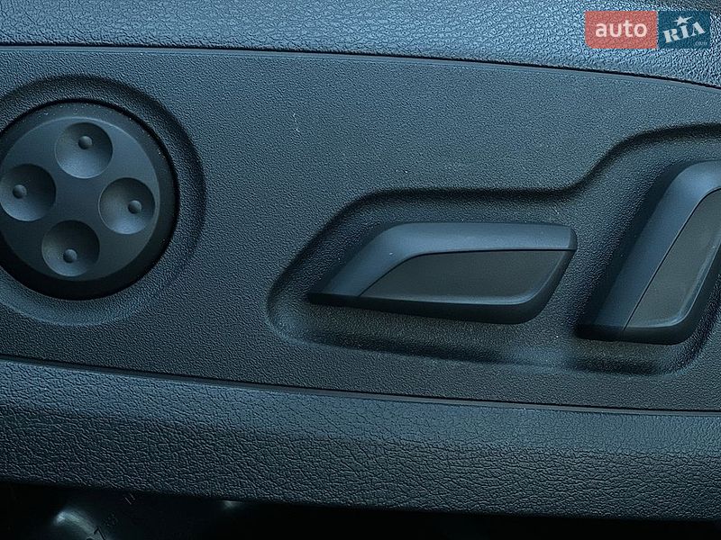 Седан Audi A4 2021 в Львове