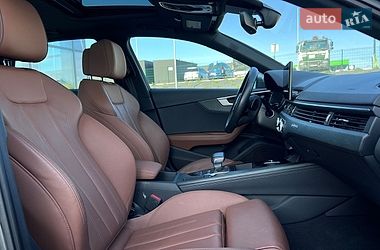 Седан Audi A4 2021 в Львове