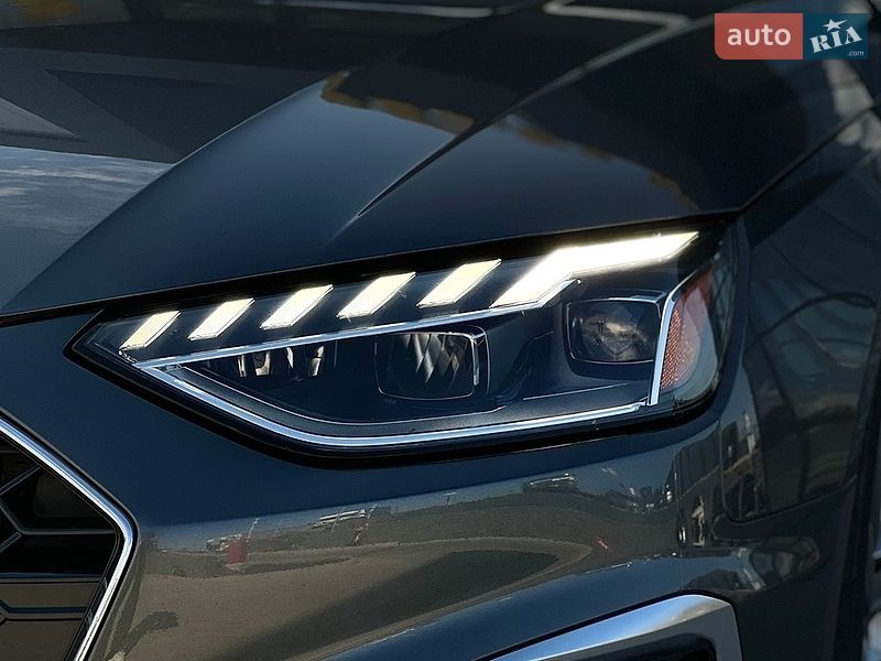 Седан Audi A4 2021 в Львове