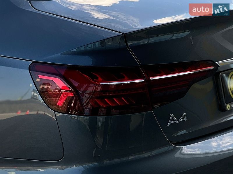 Седан Audi A4 2021 в Львове