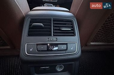 Седан Audi A4 2018 в Стрые
