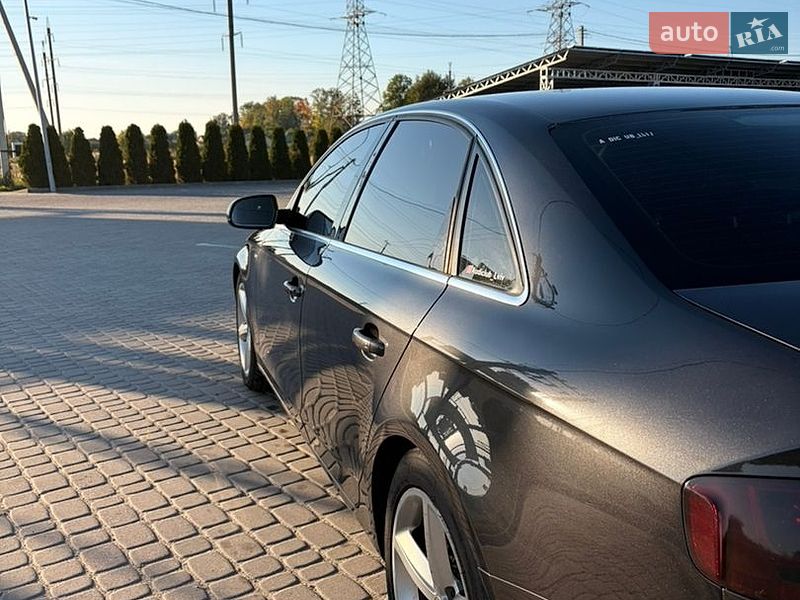 Седан Audi A4 2010 в Львові