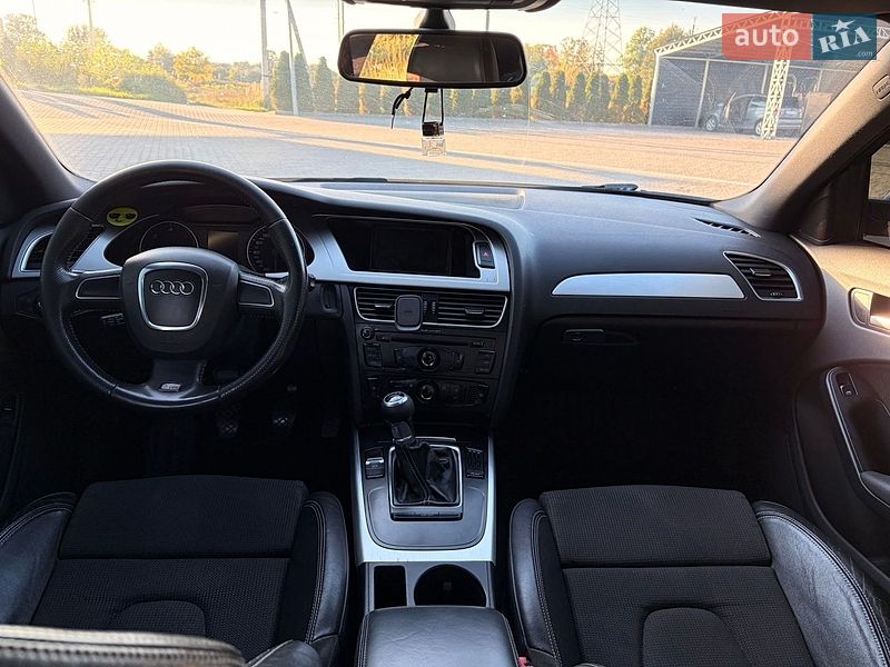 Седан Audi A4 2010 в Львові