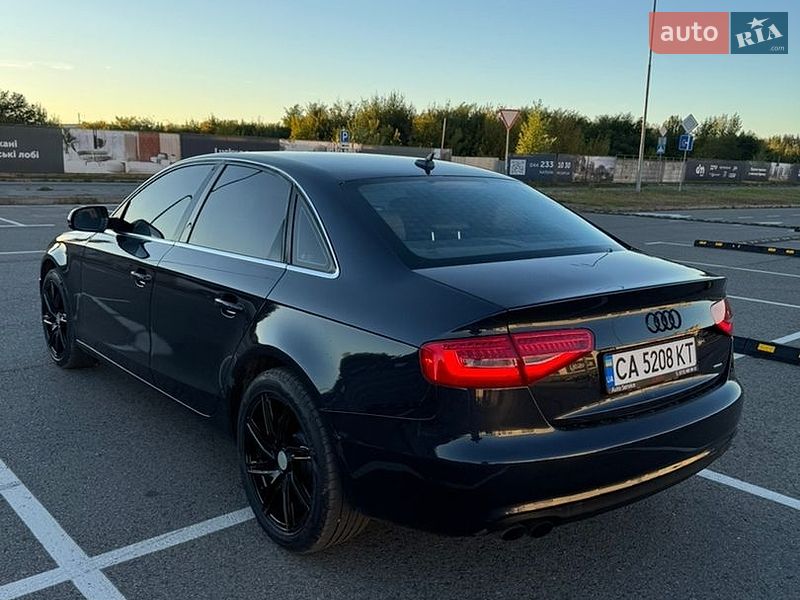 Седан Audi A4 2012 в Киеве
