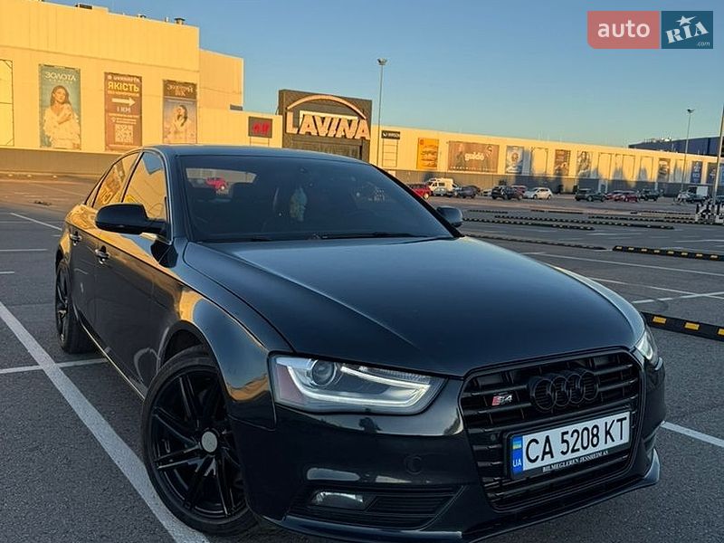 Седан Audi A4 2012 в Киеве
