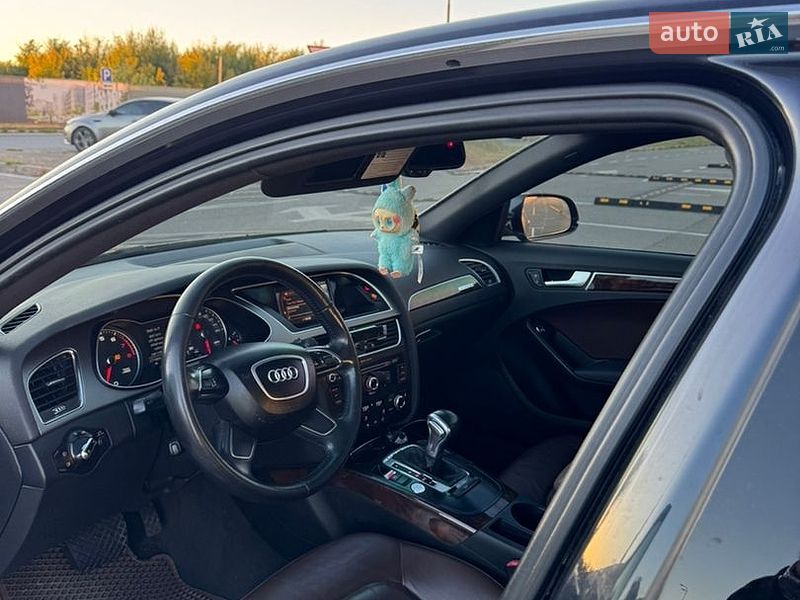 Седан Audi A4 2012 в Киеве