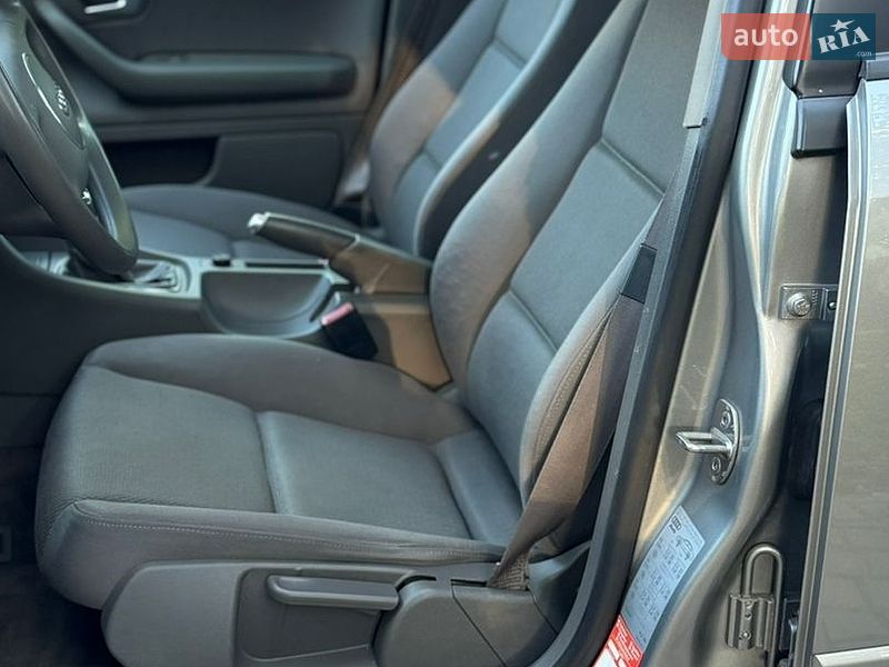 Седан Audi A4 2004 в Вишнівці