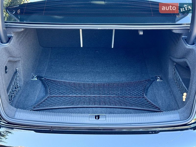 Седан Audi A4 2022 в Вінниці